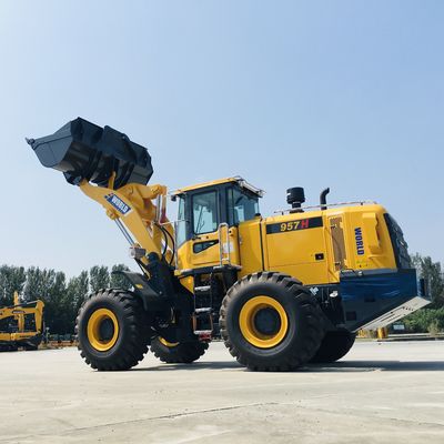 전력은 3m3 버킷과 프론트 엔드 로더 작은 농장 견인차를 움직입니다