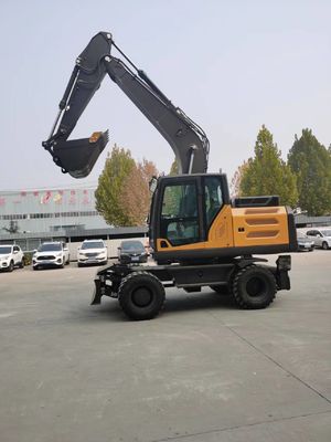 YUCHAI/YC4D125 15300kg 가량으로 엔진을 가동하는 바퀴 미니 발굴기
